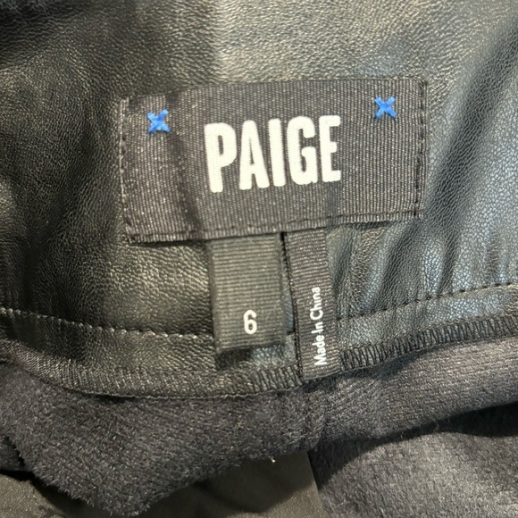 PAIGE Sz 6 Faux Leather Pants Pleated Front Zipper Elastic Hem Pockets Vegan - Picture 12 of 14